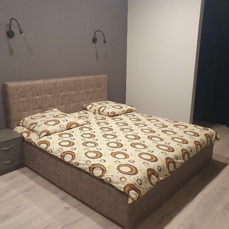 Apartments Yes Ужгород Екстериор снимка