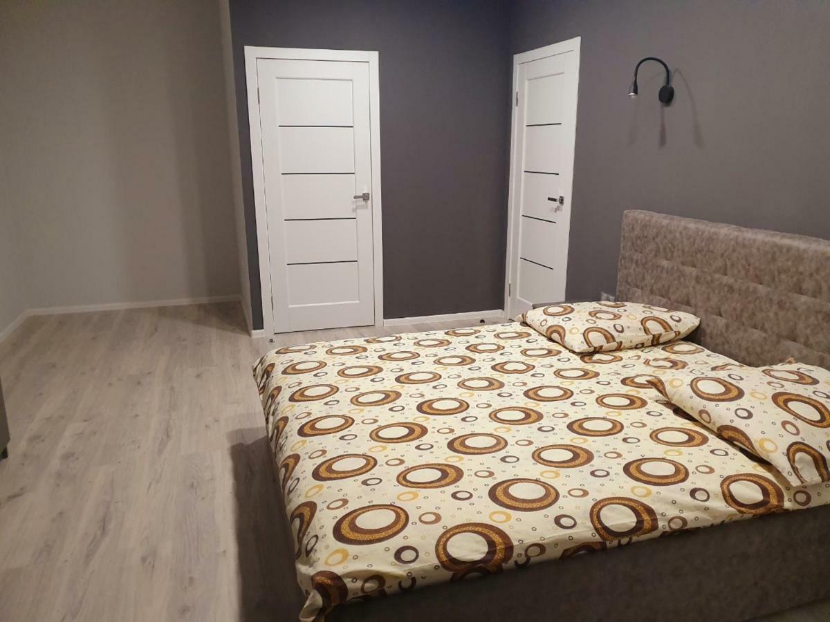 Apartments Yes Ужгород Екстериор снимка